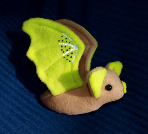 barfingunicorn: soong-type-princess: copperbadge: etsyifyourenasty: Fruit Bats SOFT CUDDLY PUNS :D @