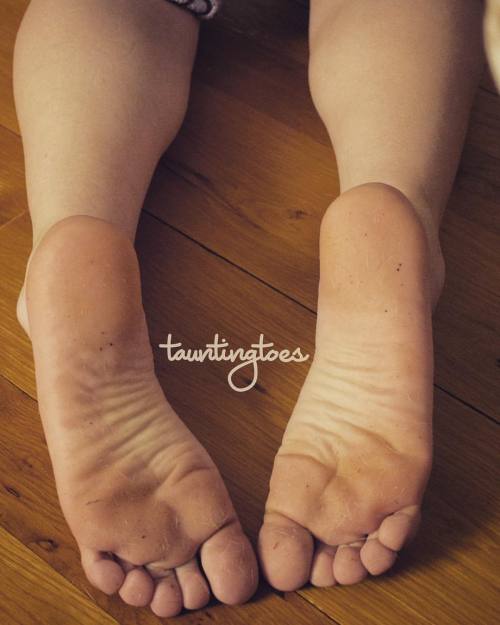 Taunting Toes