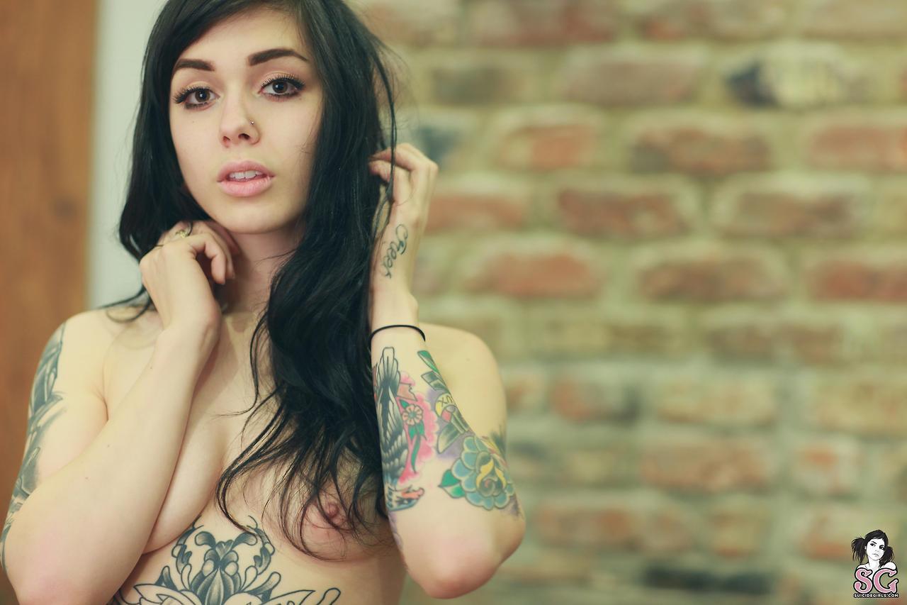 pussycatshunter:  Pussycatshunter:  #Suicide Rancor #SexyGirl #Gorgeous  #BeautifulBabe