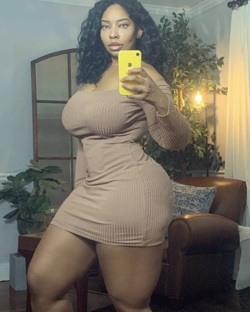 curvy-babezz: Looking for a curvy babe in your area?