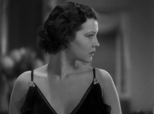 Sylvia Sydney looking over her shoulder in Merrily We Go to Hell (1932) just cuz.
