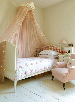 badlittlekitten:lolitamystery:  👑Princess-themed bedrooms fit for any Little👑
