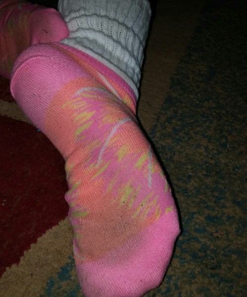 smell-her-socks: ❤ Those dirty bottoms❤