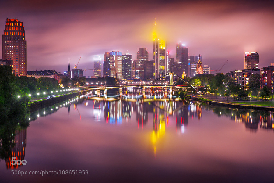 random-photos-x:  Skyline by ilhan1077. (http://ift.tt/1FgNba4)
