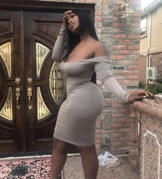 kingjazziedad:  CurvyLicious Mamita 💚 💜 💚 DeliciouslySexy. Curvy. BigBootiDelicious Mami.Ms CrisanaMariyah ❤️ 💜 💙 
