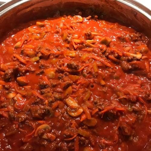 If only you could smell my kitchen right now…slow simmering #spaghettibolognese We’re t