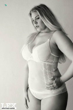 faded-oblivion:  Plus size model Cheryl