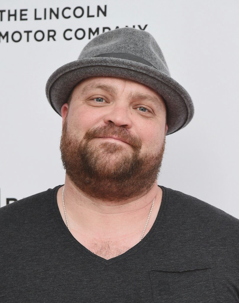 girthitude:  Currently obsessed with Drew Powell. He’s a total babe!!