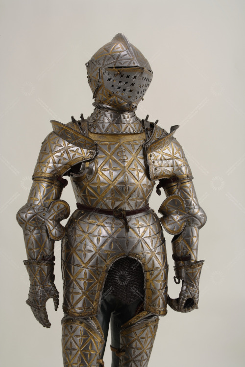 Armour belonging to Sigismund II Augustus when a child. Work by armourer Jörg Seusenhofer.Suit of ar