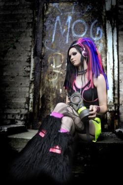 cybergoth-girls:  Cybergoth girl http://cybergoth-girls.tumblr.com/