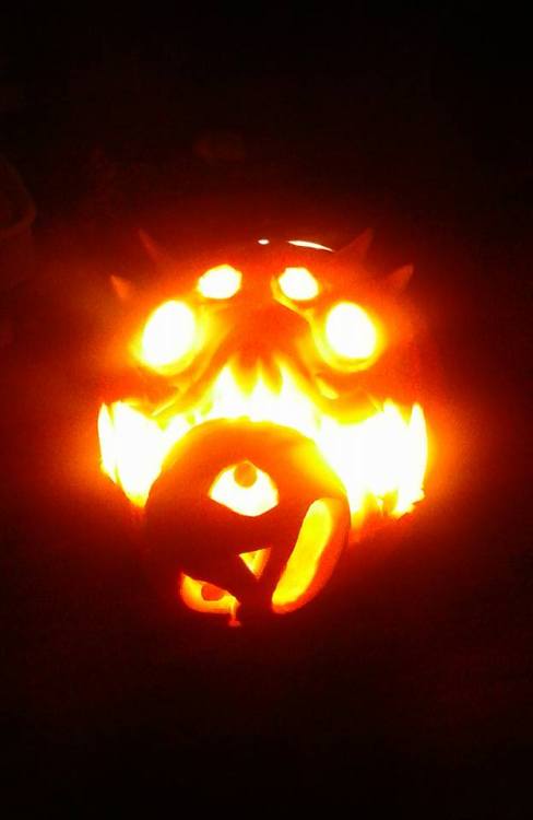 mylifeforthelore: So my friend Rob made the literal coolest jack o lantern in the fking world.