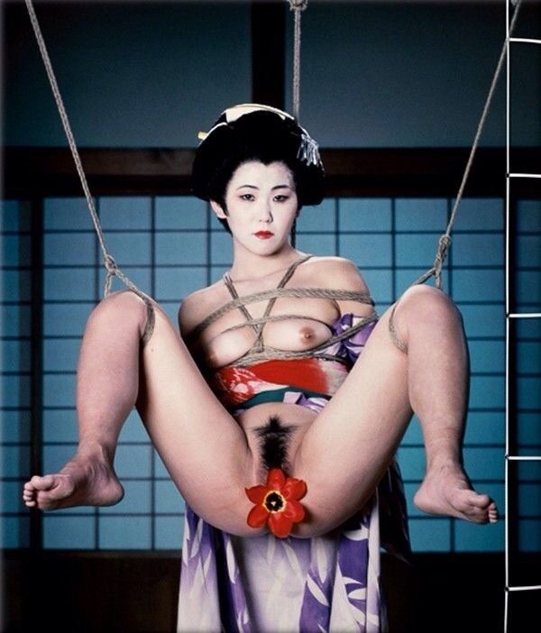 photografx:  Nobuyoshi Araki 