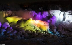 Niagara Falls freezes again