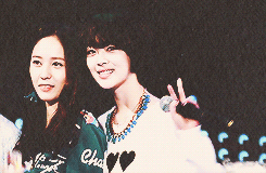 choissul:  6 random gifs of Sulli requested by seo-han 
