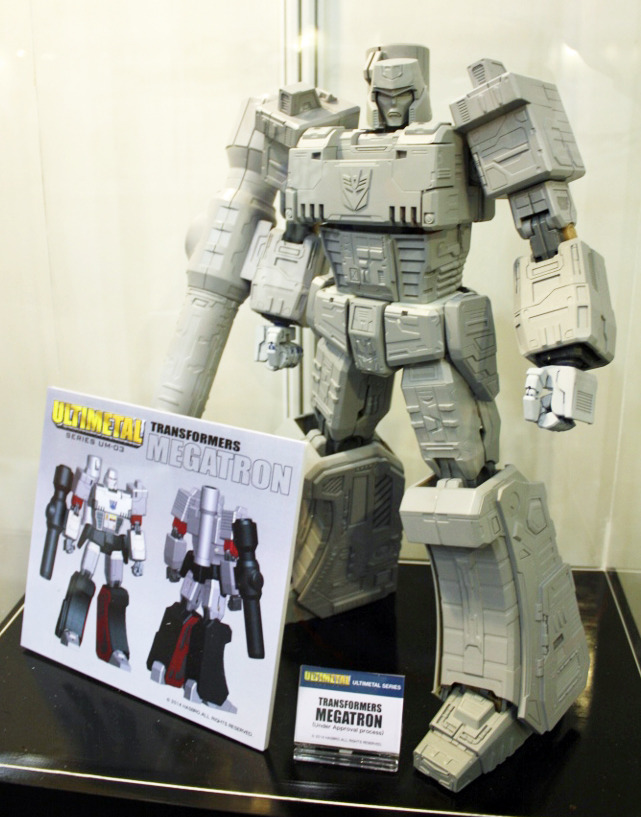 aeonmagnus:  Licensed third-party Ultimetal Megatron (To go with Ultimetal Optimus
