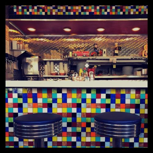 #urbanlandscape #diner #urbanphotography #tile #chicagodiner www.instagram.com/p/CZLMRZ2Lv6N