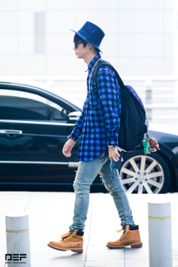 fy-got7:  140822 Incheon Airport© defjayb | do not edit or remove logo. 