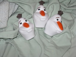 spazzbot:  woggywoowoo:  Money can’t buy you happiness, but it can buy you three severed Olaf heads so you can send your roommate on a horrifying easter egg hunt, and that’s close enough.  I hate you so much Fran. Holy shit.