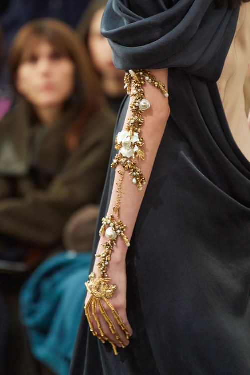 themakeupbrush:Schiaparelli S/S 2020 Couture