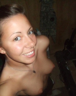 Hot Army Girls