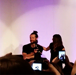 out-in-the-open: The time Gen put Jared’s hair in a bun and killed the fandom (♥ ♥)