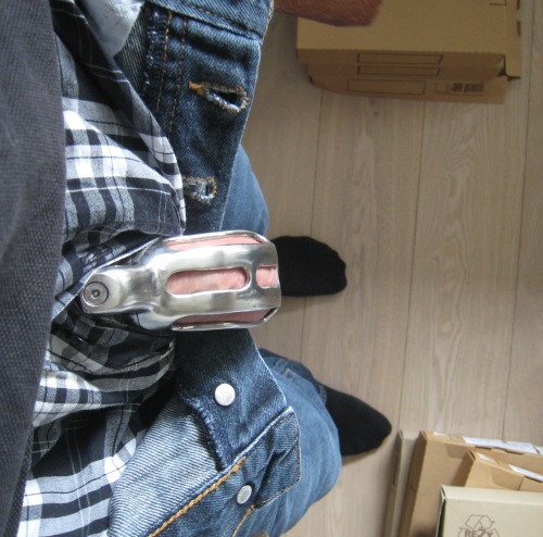 fetish-pluralis: Today i forgot the chastity device… Itching…