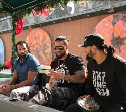 vivalavonvon:    Cruising on a boat with “The Modern Day Maharaja” @jindermahal and @jonathanfatu before we hit #wwemonterrey 💯. ITS ON!!🔥  