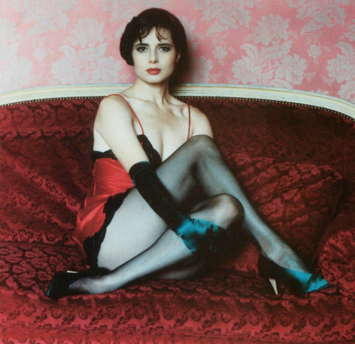 toutbellefemmes: Isabella Rossellini by Helmut Newton.