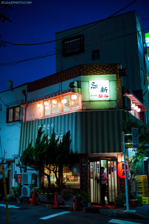 tokyostreetphoto: Warm Glow, Miyanomae 宮の前