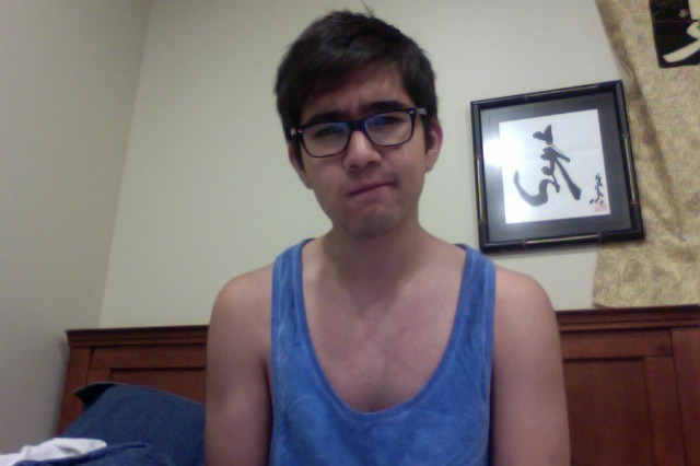 shamitomita:  Cute fashion idea: A bro tank can easily become a cute blouse 