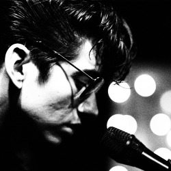 starksideofthemoon:  ARCTIC MONKEYS UNPLUGGED: