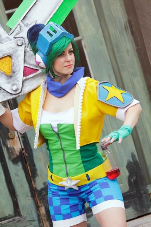 Arcade Riven cosplay - League of Legends photo: Dustyphotography