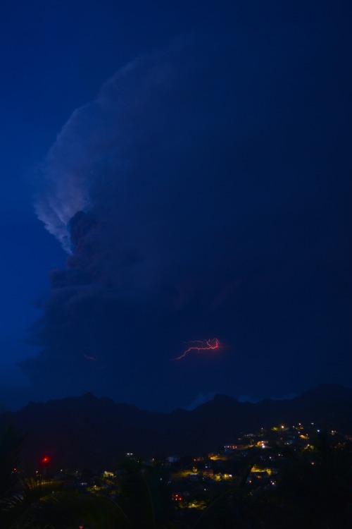 XXX Volcanic lightning  photo