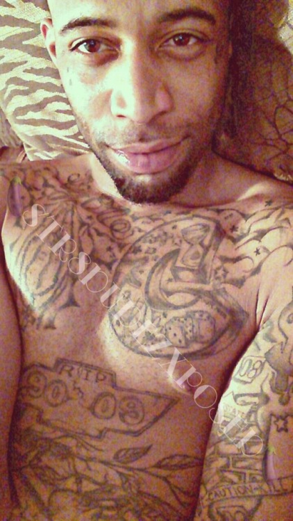 whtbbl4bbc: str8dudezxposed: This is Quincey… My type of dude! Http://www.Str8DudezXposed.tumblr.com