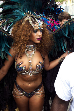 thefinestbeauties:  Rihanna Fenty