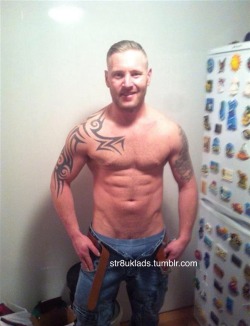 str8uklads:  35 Man in Hartlepool, North