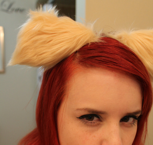 kittensplaypenshop:  Just made a pair of folded puppy ears! :3 Sorry for the crummy photos,it’s night time here! Been a while since I’ve made a pair, and this is my second ever. As you can see they are wired,allowing you to lift the ears up,or fold