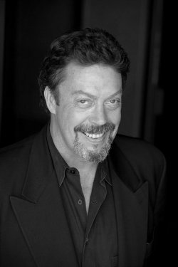 Maszületettfaszi:  Tim Curry  (1946)Oszkár, Rocky Horror Picture Show, A Három