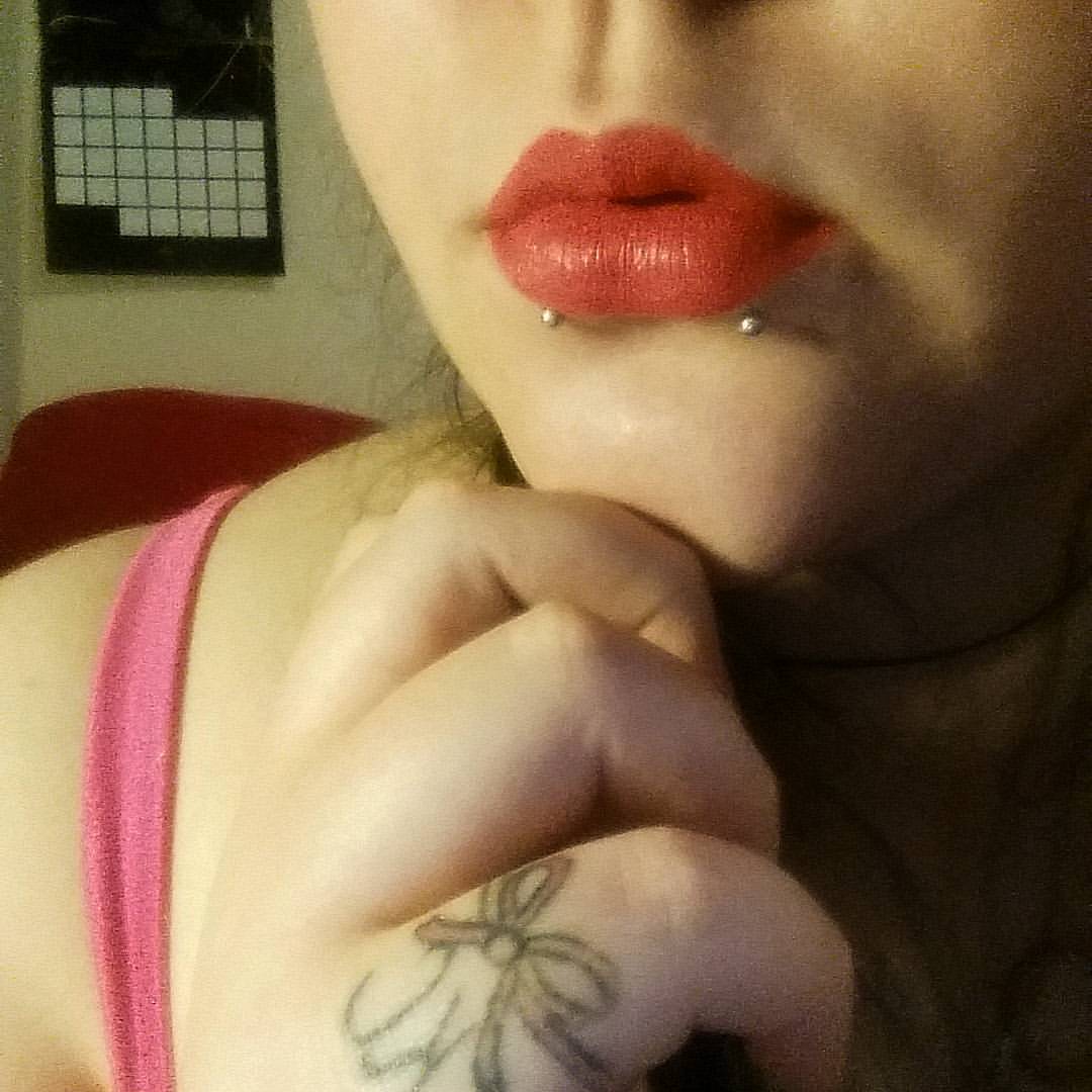 Late night swatches. #jeffreestarcosmetics #jeffreestar #velourliquidlipstick #watermelonsoda