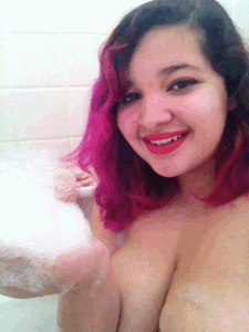hellosquidletsaysgoodbye:  Bath time ;D