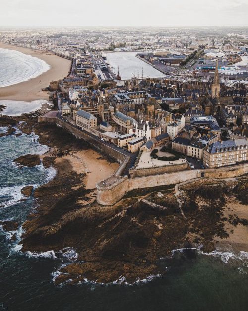 utwo:Saint-Malo, Bretagne, France© t. hansegang Hadn’t heard about Saint-Malo before, but have wante