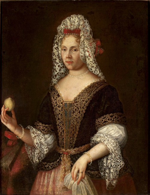 history-of-fashion:1710 Unknown artisrt - Portrait of Teresa Woroniczeka née Rydzyńska(National Muse