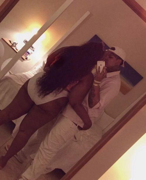 lesbianfemmes: Love this couple also  By: @icount6ixshots @realifeamazon