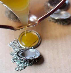  How To Make A Solid Perfume Locket From Rosalee De La Forêt At Learning Herbs