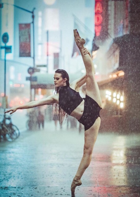 ballet-birdy:  Dancers on the streets of New York, photographed by Omar Z. Robles.