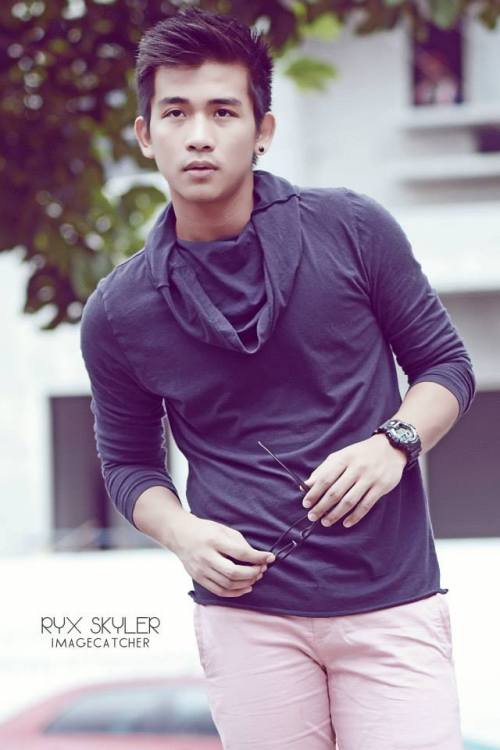 365daysofsexy:  VERNON CALARA 
