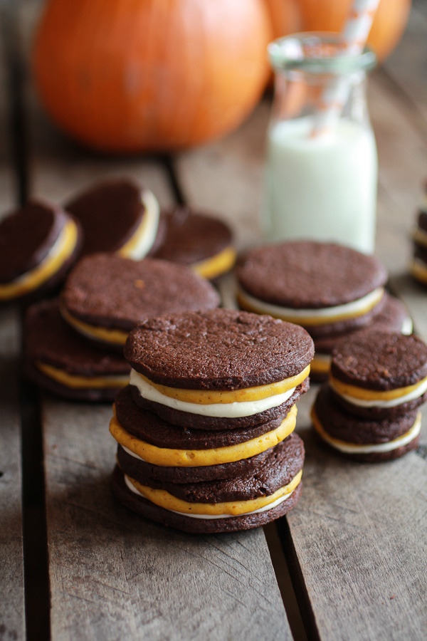 sweetoothgirl:Double Stuffed Pumpkin Pie Oreos