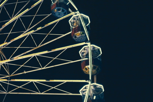 Rays of light. Lichtstrahlen.Beams with gondolas on a Ferris Wheel at the Christmans Market Jena, 20