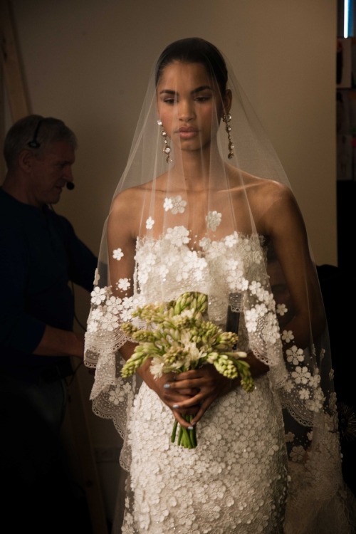 houseofdemassimiliani:  OSCAR DE LA RENTA BRIDAL 2013 COLLECTION Daiane Sodré