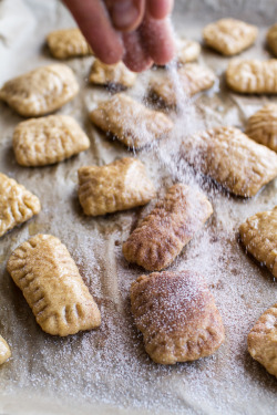 sweetoothgirl:Mini Cream Cheese Stuffed Cinnamon